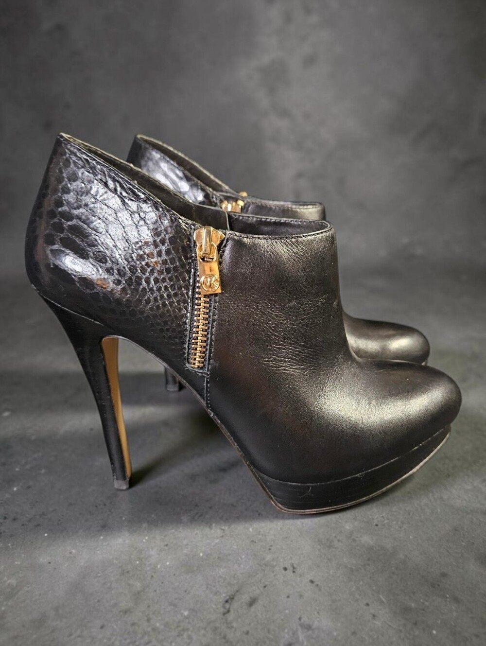💥SALE💥Michael Kors Black York Leather Platform Stiletto Ankle Bootie